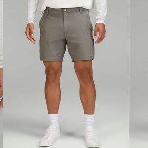 Lululemon Commission Classic-Fit Short 7" *Warpstreme Grey Sage size 34